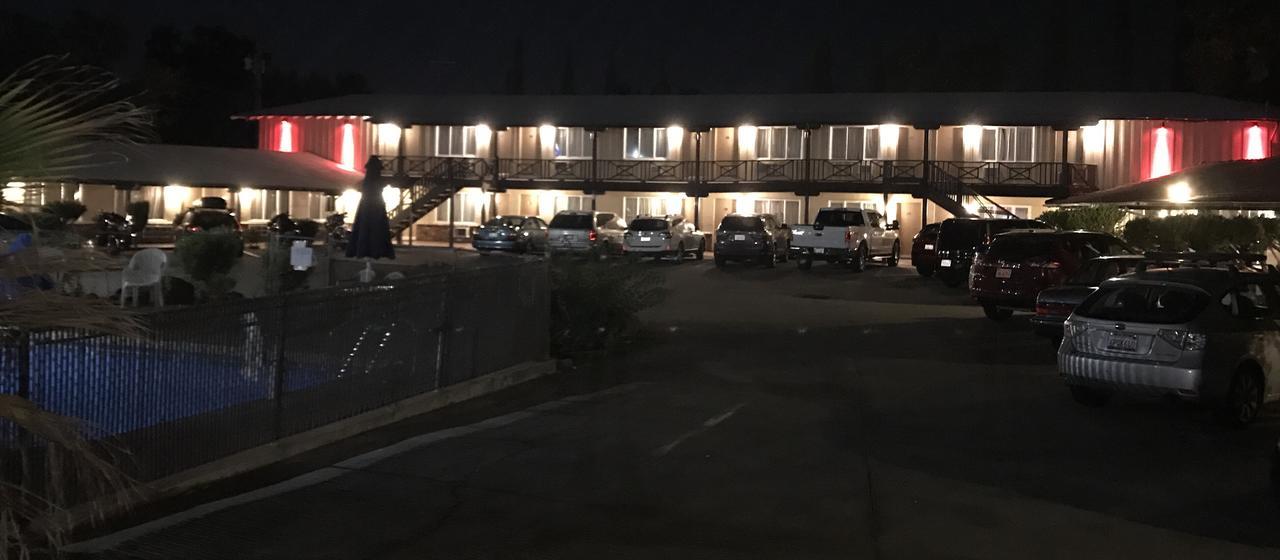 Red Bluff Inn Exterior photo